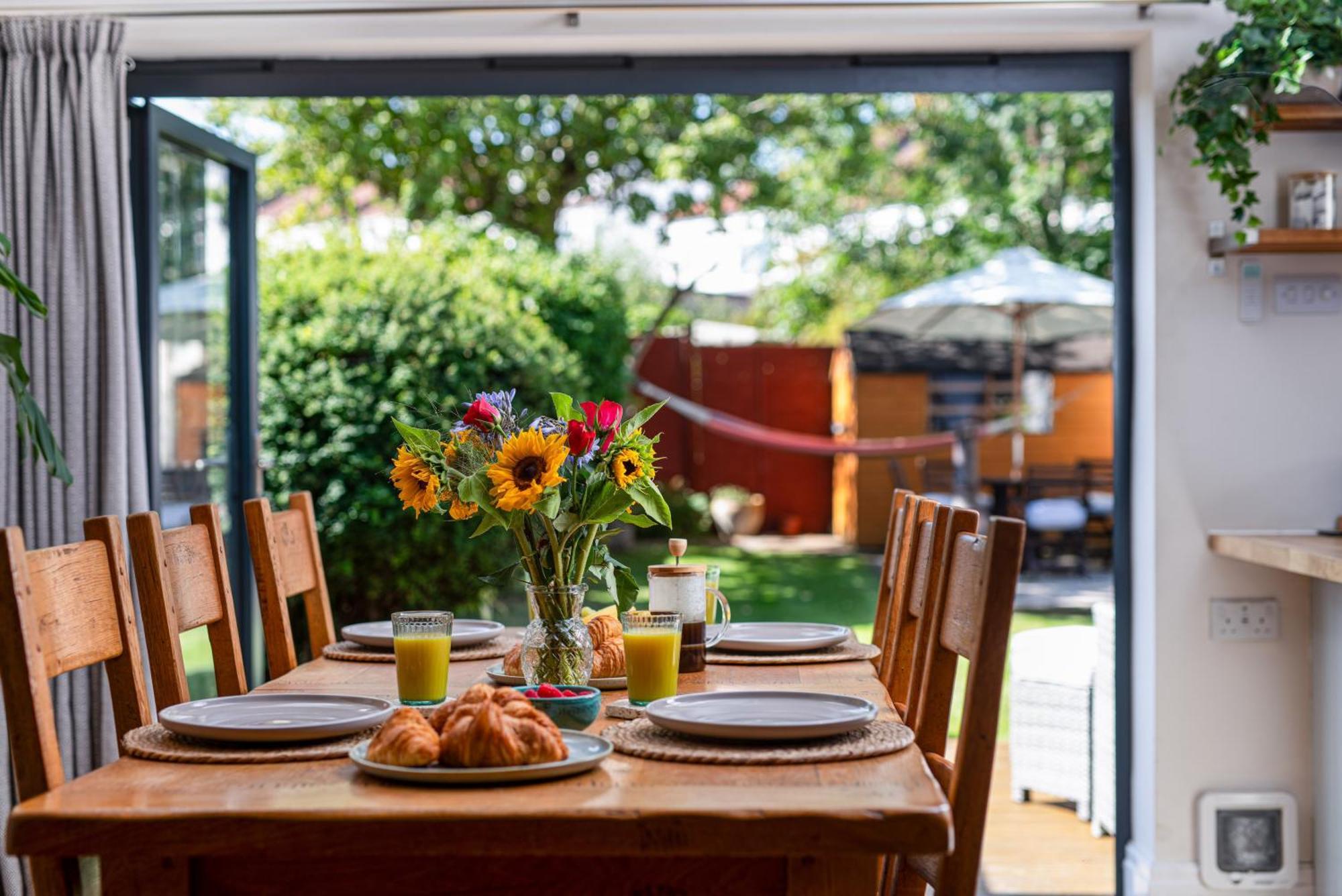 Charming Family Home With Stoves, Garden & Parking Bristol Luaran gambar